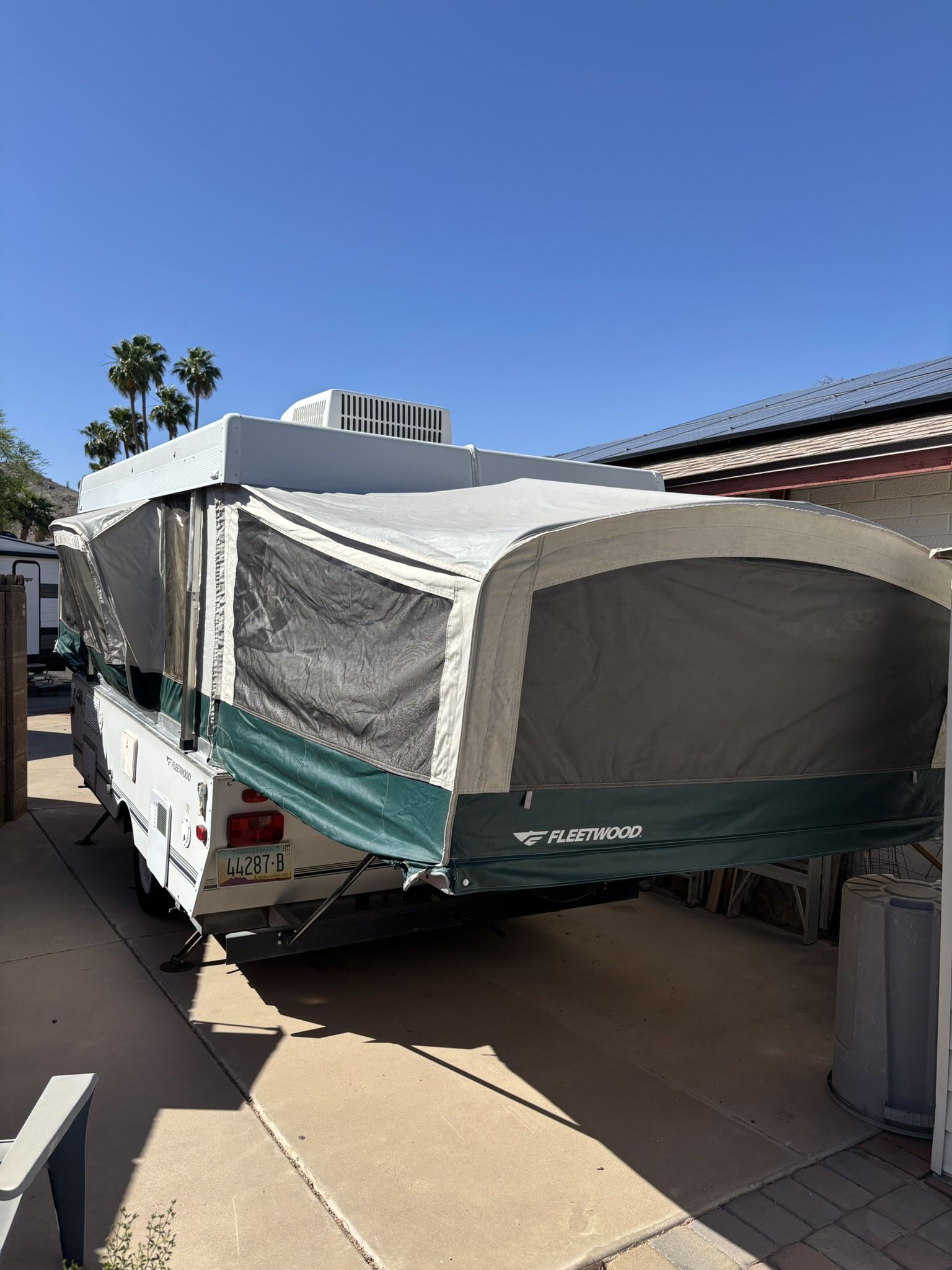 Fleetwood Camper