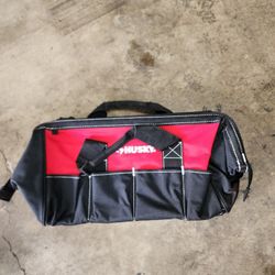 Husky 24in 16 Pocket Zippered Tool Bag NEW