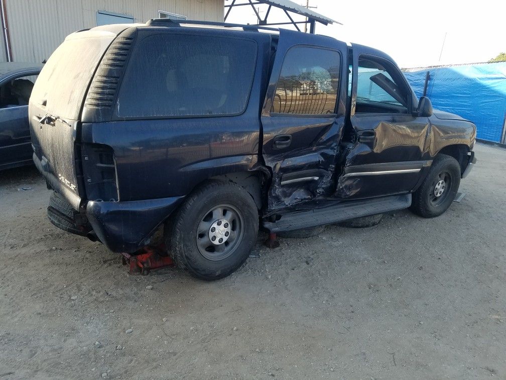 2005 Chevy Tahoe LS crashed for parts 130kmiles