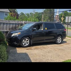 2014 Toyota Sienna
