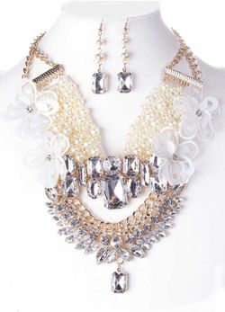 Pearl rhinestone and silver chunky necklace and earrings set