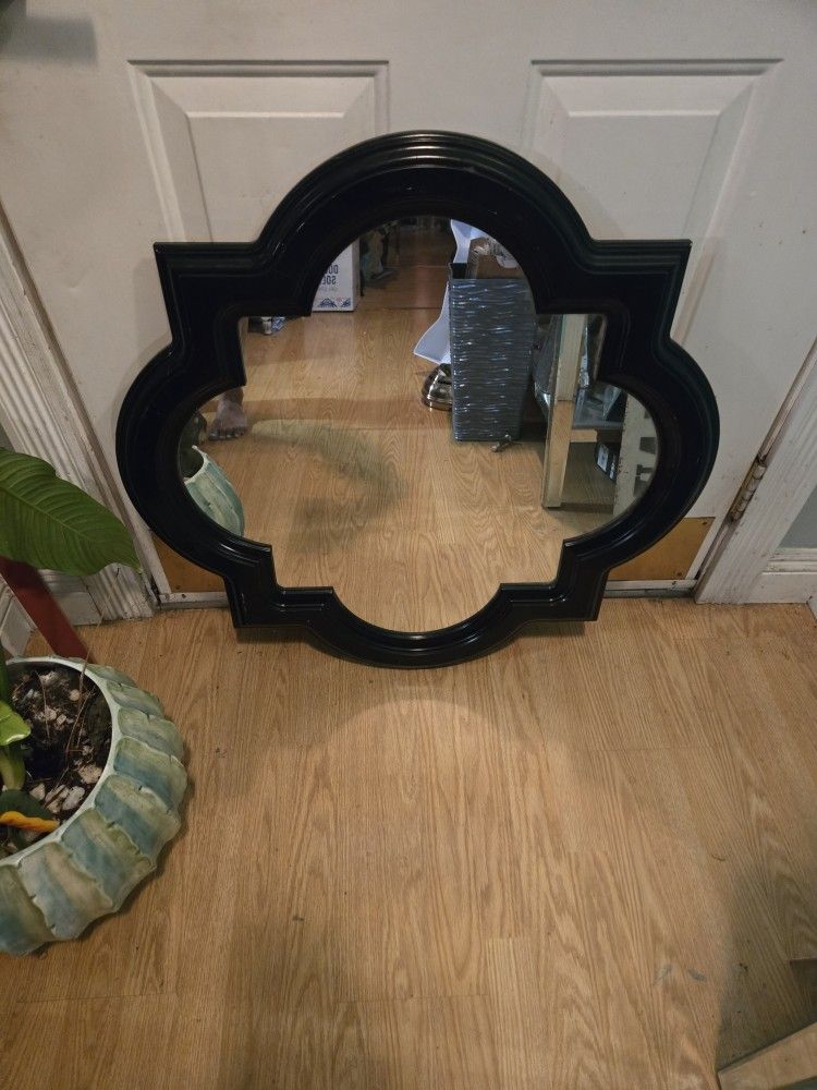 Black Modern Mirror..size 30 Inch Round..Good Condition!