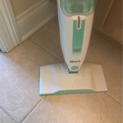 Like New Floor Steamer