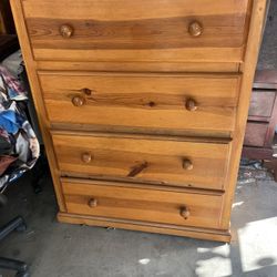 Dresser with 4 Drawers