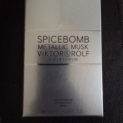 Spicebomb Metallic Musk 