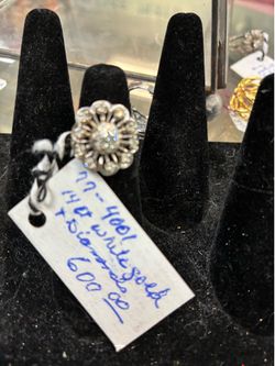 White gold and diamonds ring