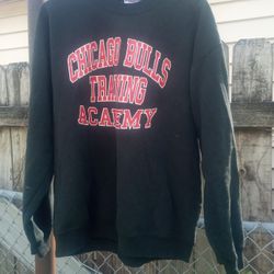 Chicago Bulls Training Academy Black Sweater, Large