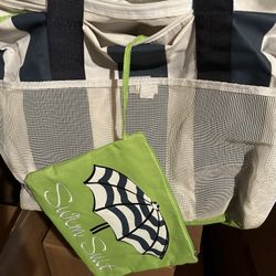 Used Gently UsedBeach Bag. Blue, White And Green. Outside Pockets with Small Zipper Bag. $8 