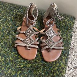 Women’s sandals