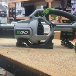 EGO POWER+ 56-volt 615-CFM 170-MPH Battery Handheld Leaf Blower 2.5 Ah Battery Included Charger Included