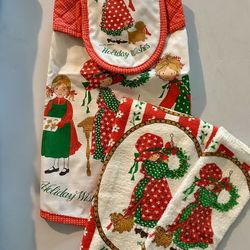 Vintage Holly Hobbie "Holiday Wishes" kitchen set