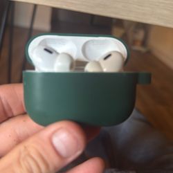 100$Brand New Gen AirPod Pro 2’a Work otter box Case 