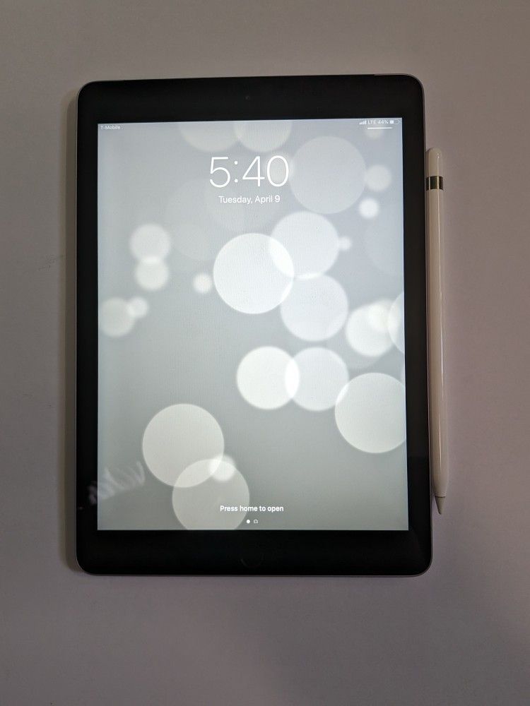 iPad 6th Gen 32GB Apple Pencil