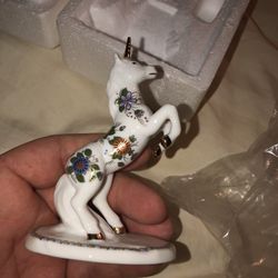 UNICORN 🦄 FIGURINE!!!