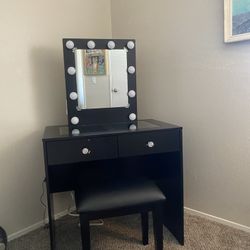 Special Black Friday 🛍️🛒Black Makeup Vanity w/Lights and USB and Stool