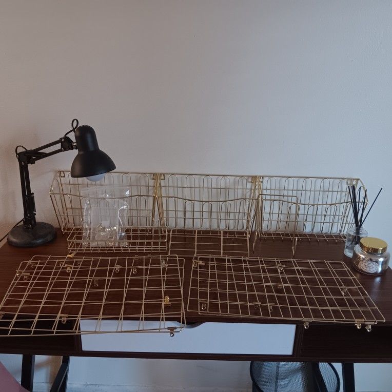 Gold Metal Wall Office Photo or Organizer with Clips