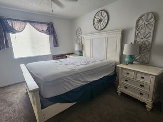 Entire bedroom set for sale