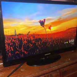 samsung Tv/Monitor -24 Inch /Plus- Wireless Chromecast Steamer