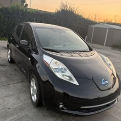 2011  ELECTRIC NISSAN LEAF