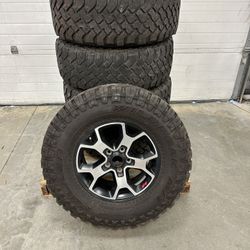 Wheels And Tires Optional 21 Wrangler Unlimited Rubicon Stock Suspension