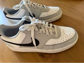 Men’s Nike court low 9.5