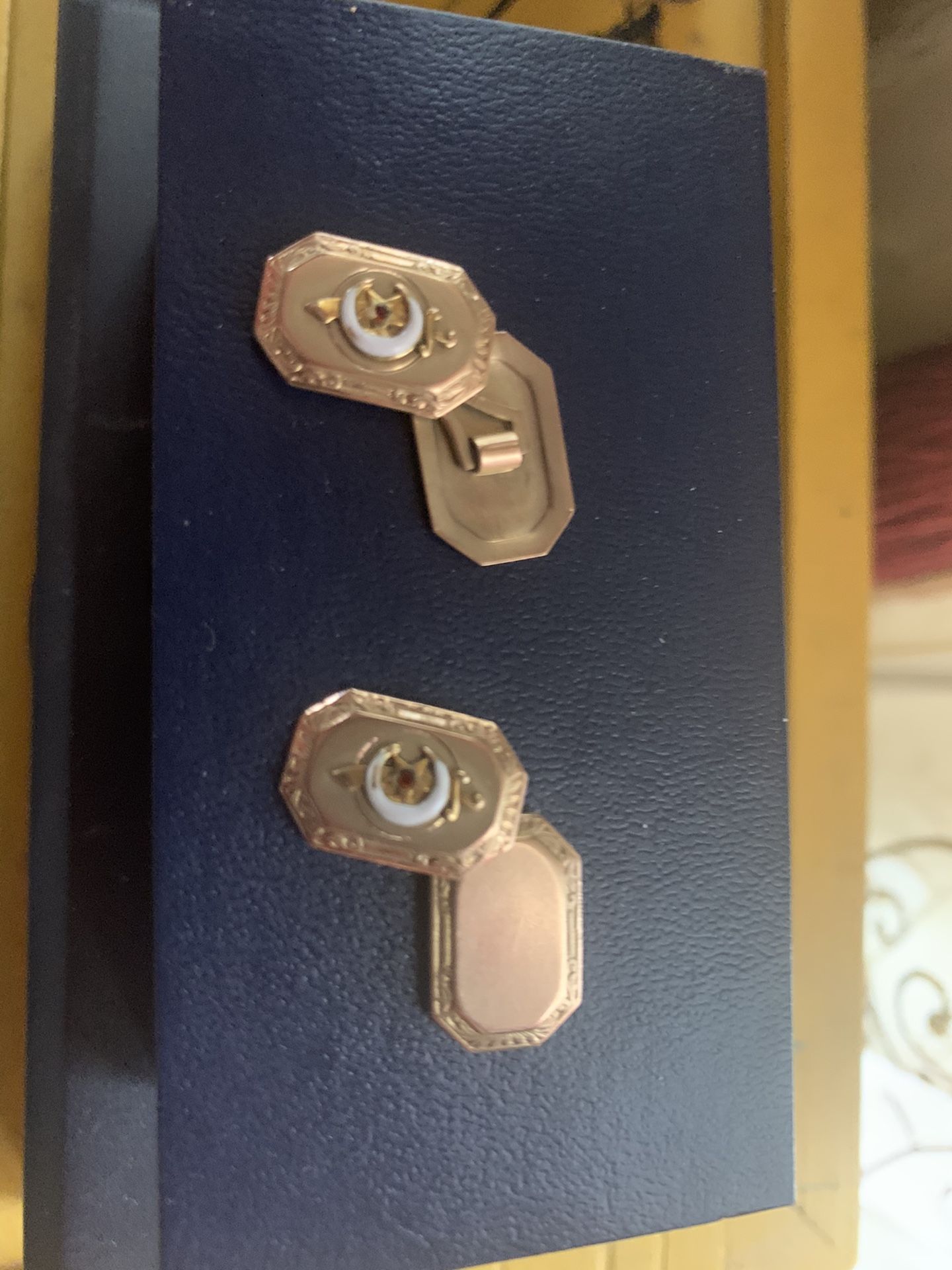Shriner Masonic Symbol Men’s 10k Gold Cufflinks