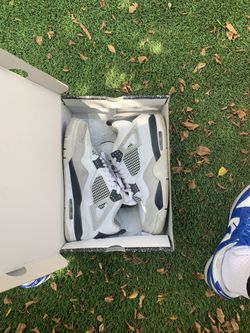 Air Jordan 4 : Military Black!