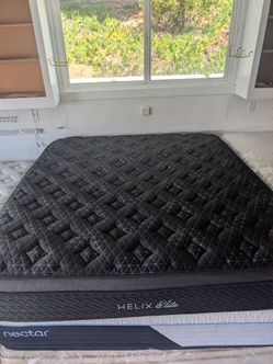 Helix Midnight Elite King Size Mattress - Perfect Condition