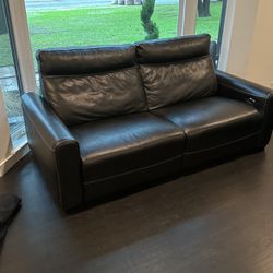Beautiful Leather Recliner Couch 