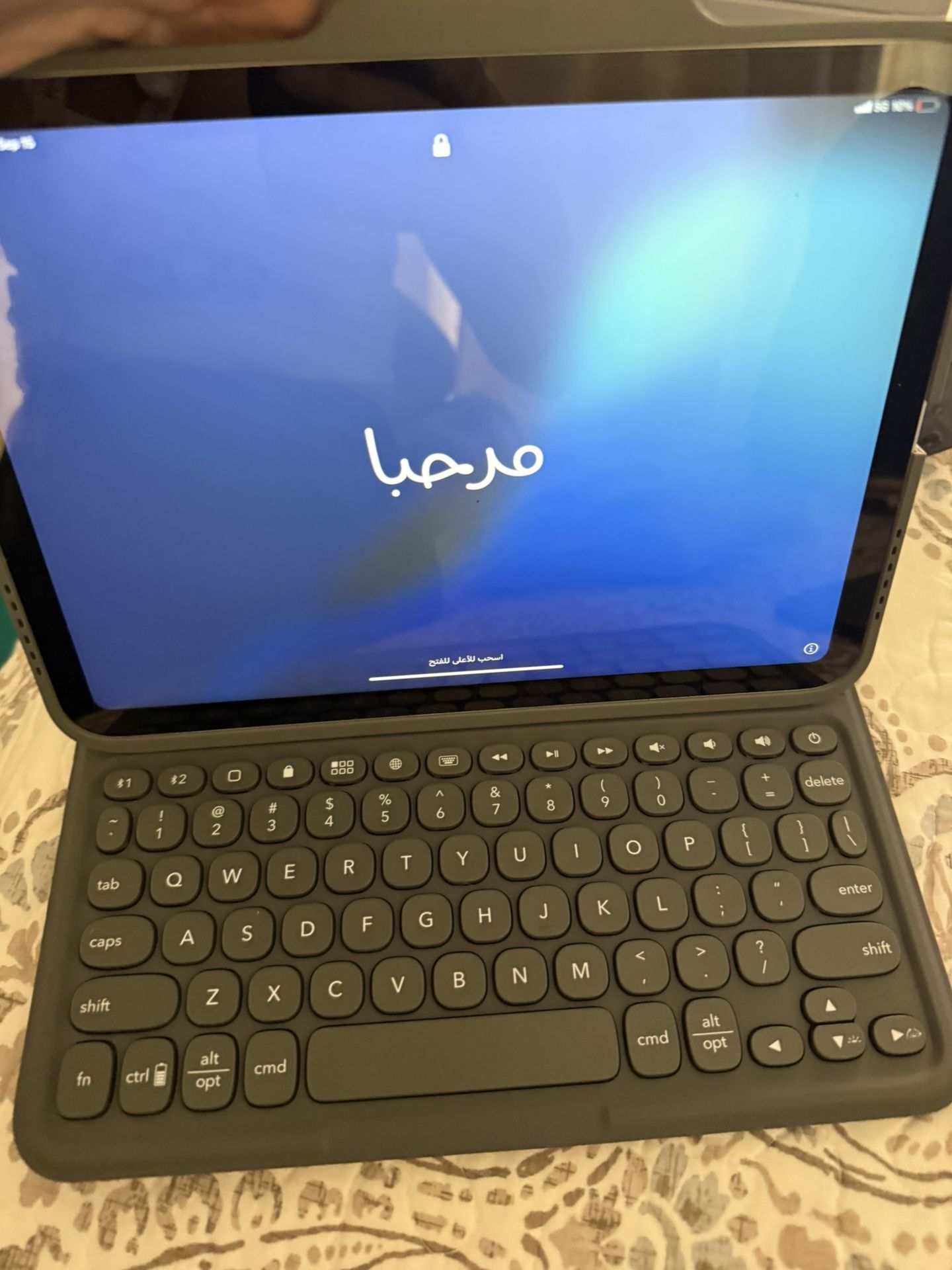 Zagg iPad Wireless Bluetooth keyboard with lights For iPad 10th Gen 