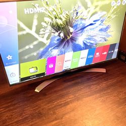 60”LG Súper 4K 2160p UHD Smart TV HDR Model 60UH7700