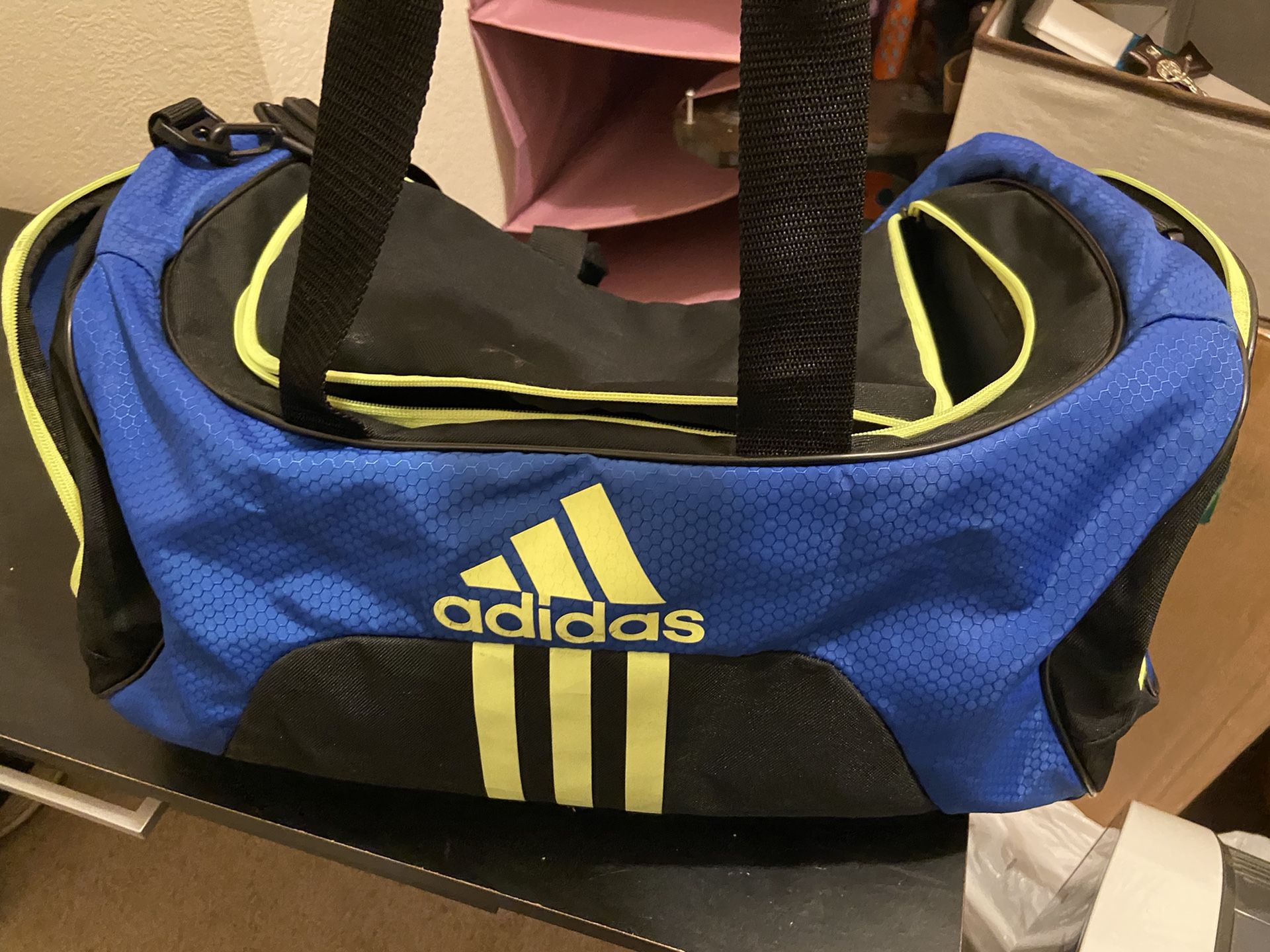 Adidas medium duffle gym bag men and women