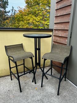 Tall outdoor patio set