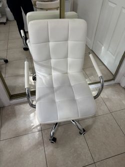 Silla para oficina o mesa de manicure