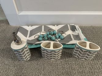 *Lot of 5 iDesign Brand Bathroom Accessories, Gray and Teal*
