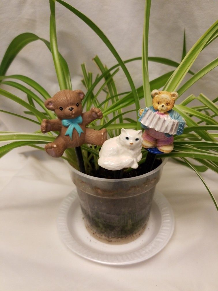 Plant Figurenes /decor (2teddy Bears,1 Cat)