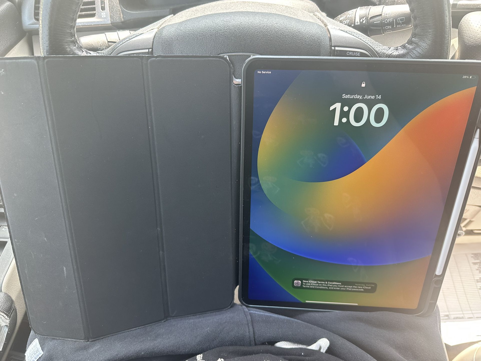 iPad Pro 12.9-inch (4th Gen) with 2nd Gen Apple Pencil!