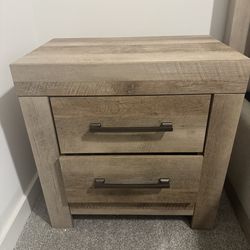 Ashley’s Nightstands(2)