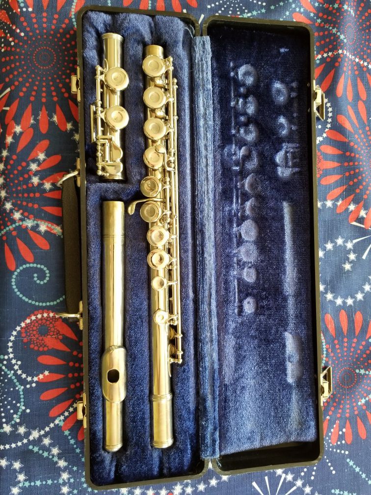 Artley Flute and case