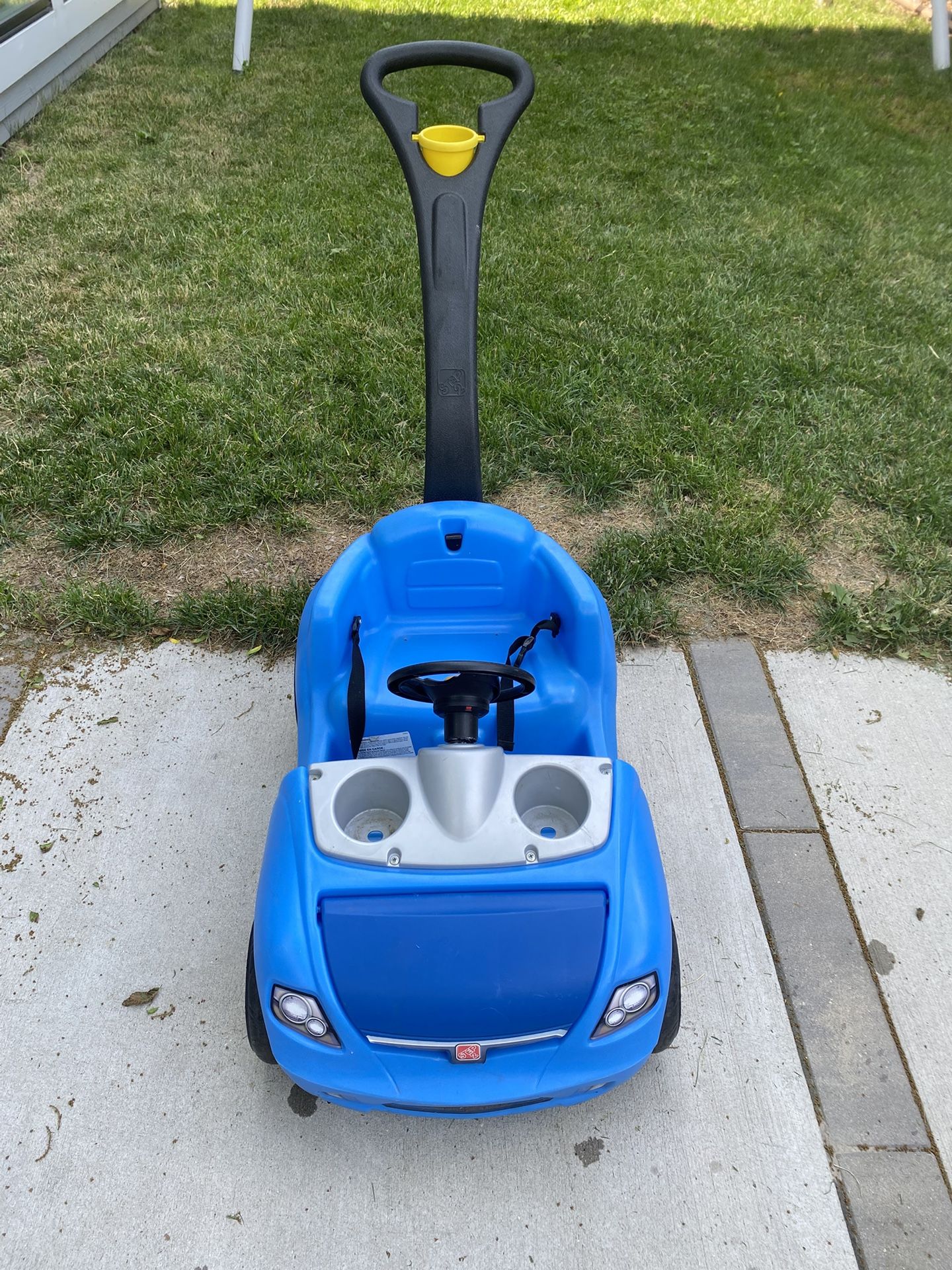 Whisper kids push car