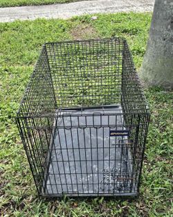 Petmate Kennel 24”x35.5”x27.5”H
