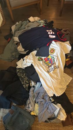 100 pieces of clothes mostly S and M guys $60