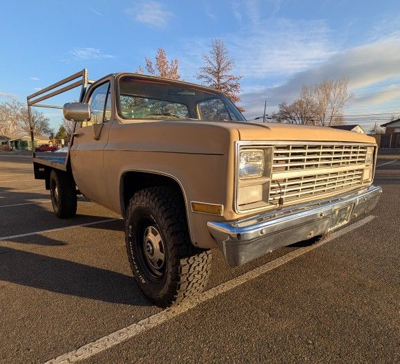 1983 Chevy K20 4x4 flatbed $5000 Reduced Price