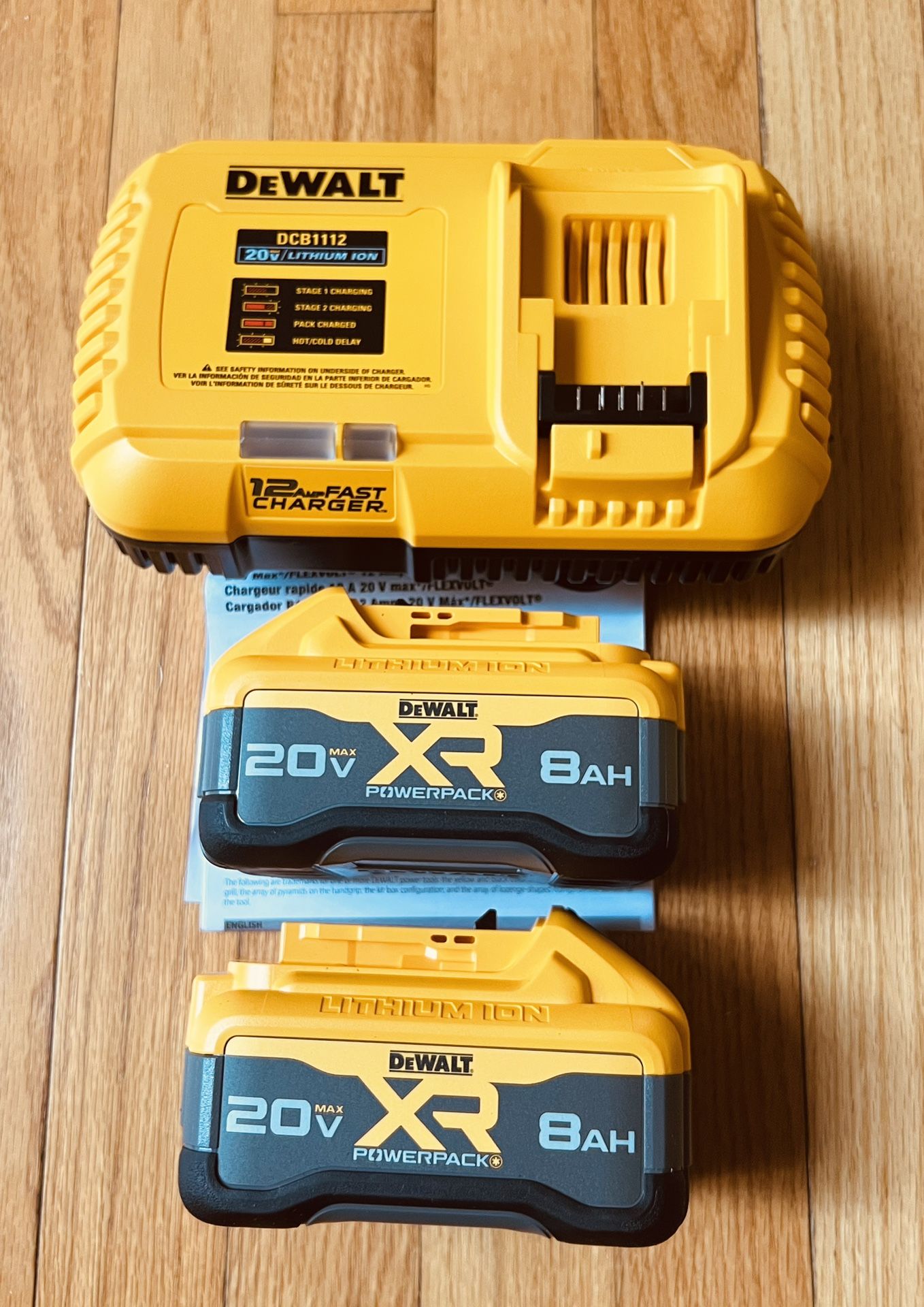 * NEW* Dewalt 20V XR 8.0Ah Powerpack Battery (2-pack) And DCB1112 12Amp Fast Charger