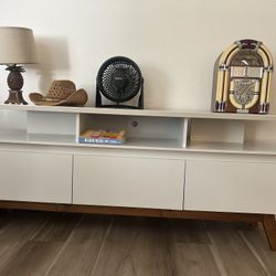 MCM Entertainment Center