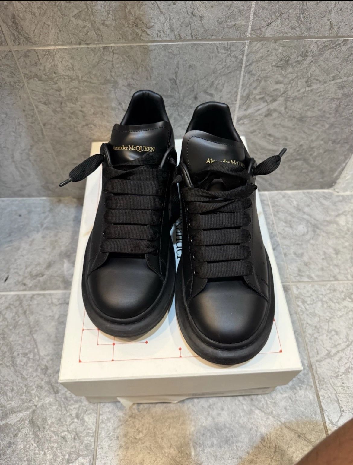 Black Alexander Mcqueen’s