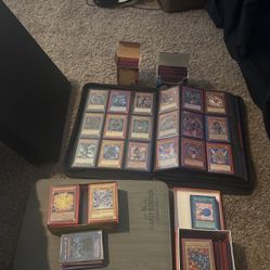 Yugioh Collection 1800+ Cards 300+ Halos.  