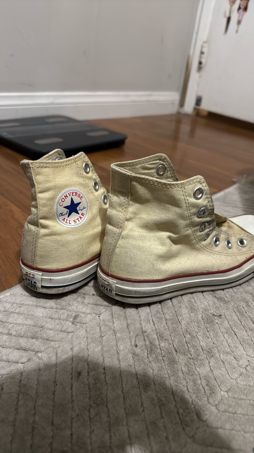 Pearl Colored Converse Women’s Size 6 / Men’s Size 4