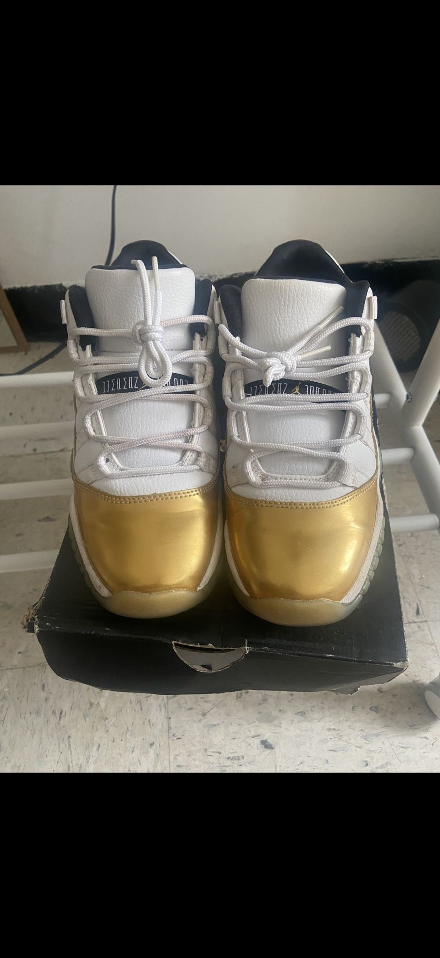 Jordan 11’s retro Low Gold