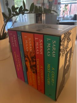 Court of Thorns and Roses hardcover book set